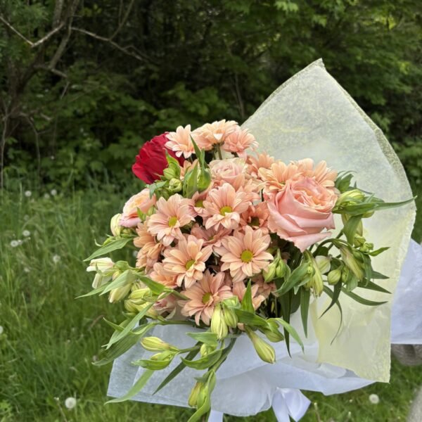 pink bouquet of roses, alstroemeria and daisy mums
