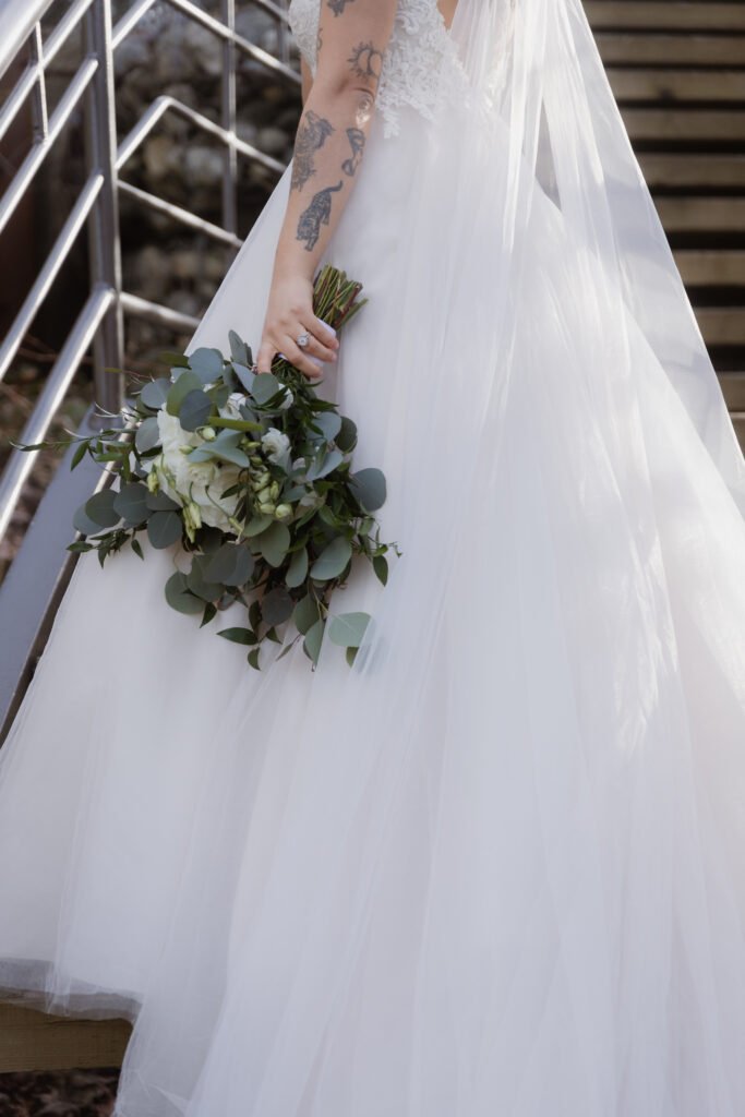 how to choose a wedding florist